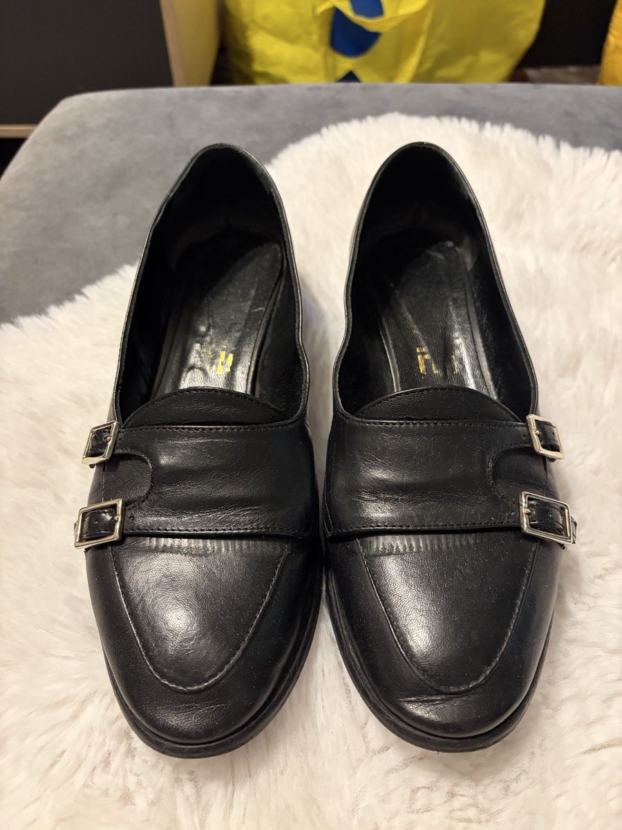 Damenschuhe: Black Leather Flats, size 37.5 - Stylish Secondhand! – Gebraucht aus Sorengo von dis_tfq6