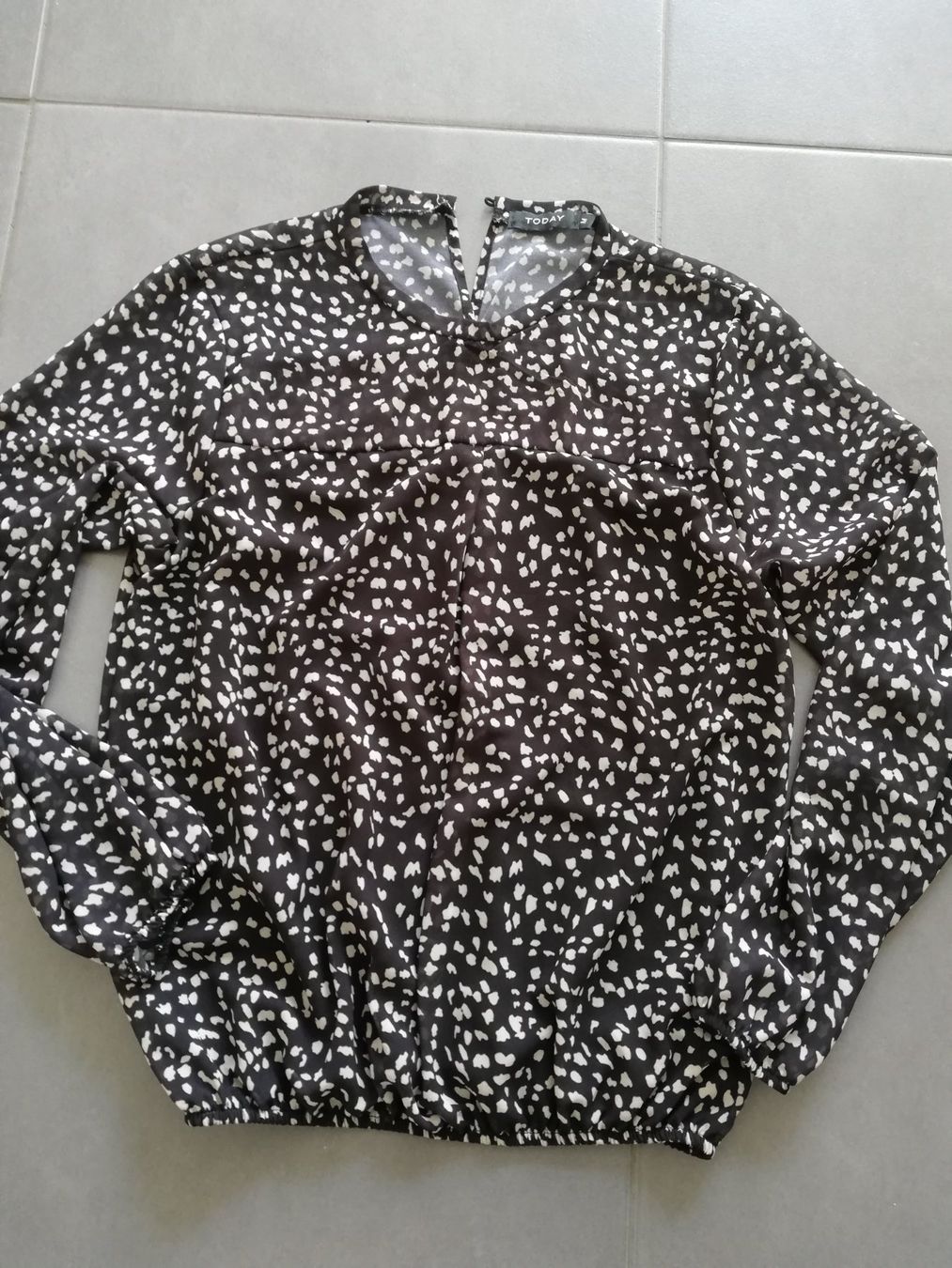 Blusen: Bluse leichter Stoff Gr M – Neu (gemäss Beschreibung) aus Untersiggenthal von Marlen59