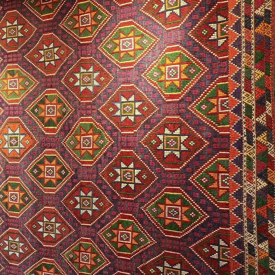 Kelim Tappeti: Wunderschöner Vintage Kelim Teppich, handgeknüpft – Usato da Dreien venduto da Aventura 2