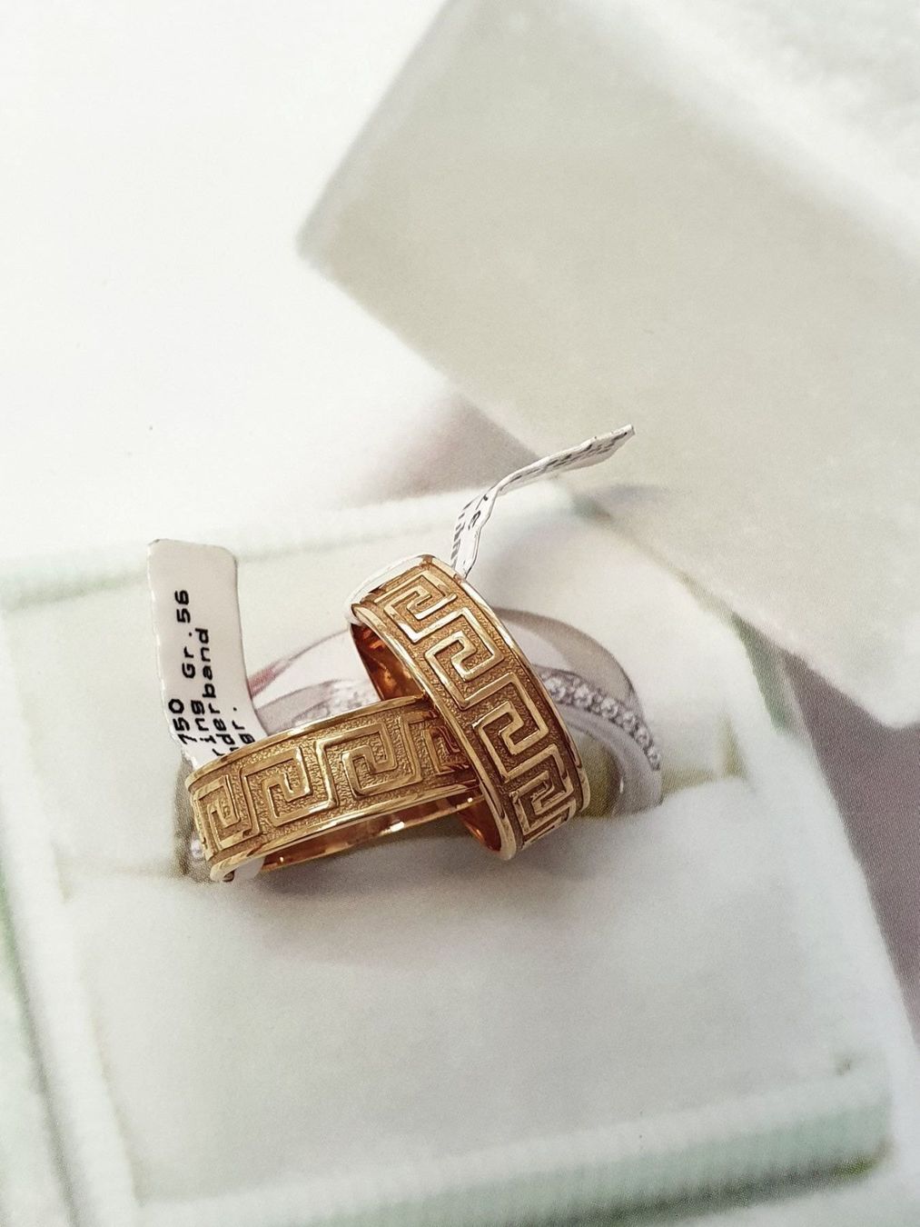 Anelli: Wundervolle Eheringe aus 750 Gold – Nuovo (secondo la descrizione) da Unterägeri venduto da Altgoldschmuck 2
