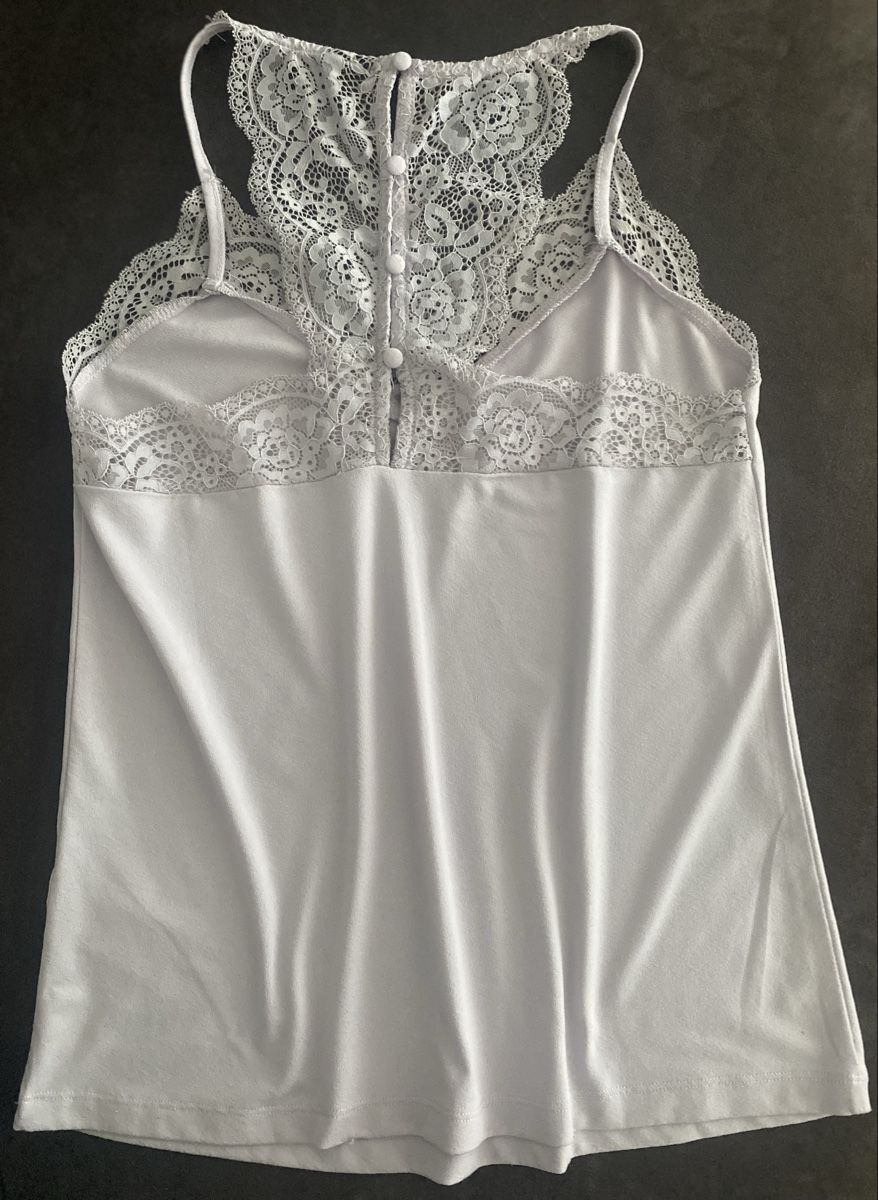 Vero Moda Tops: Vero Moda Spitzentop, Flieder M – D'occasion à Berg SG par Silversurfer 3