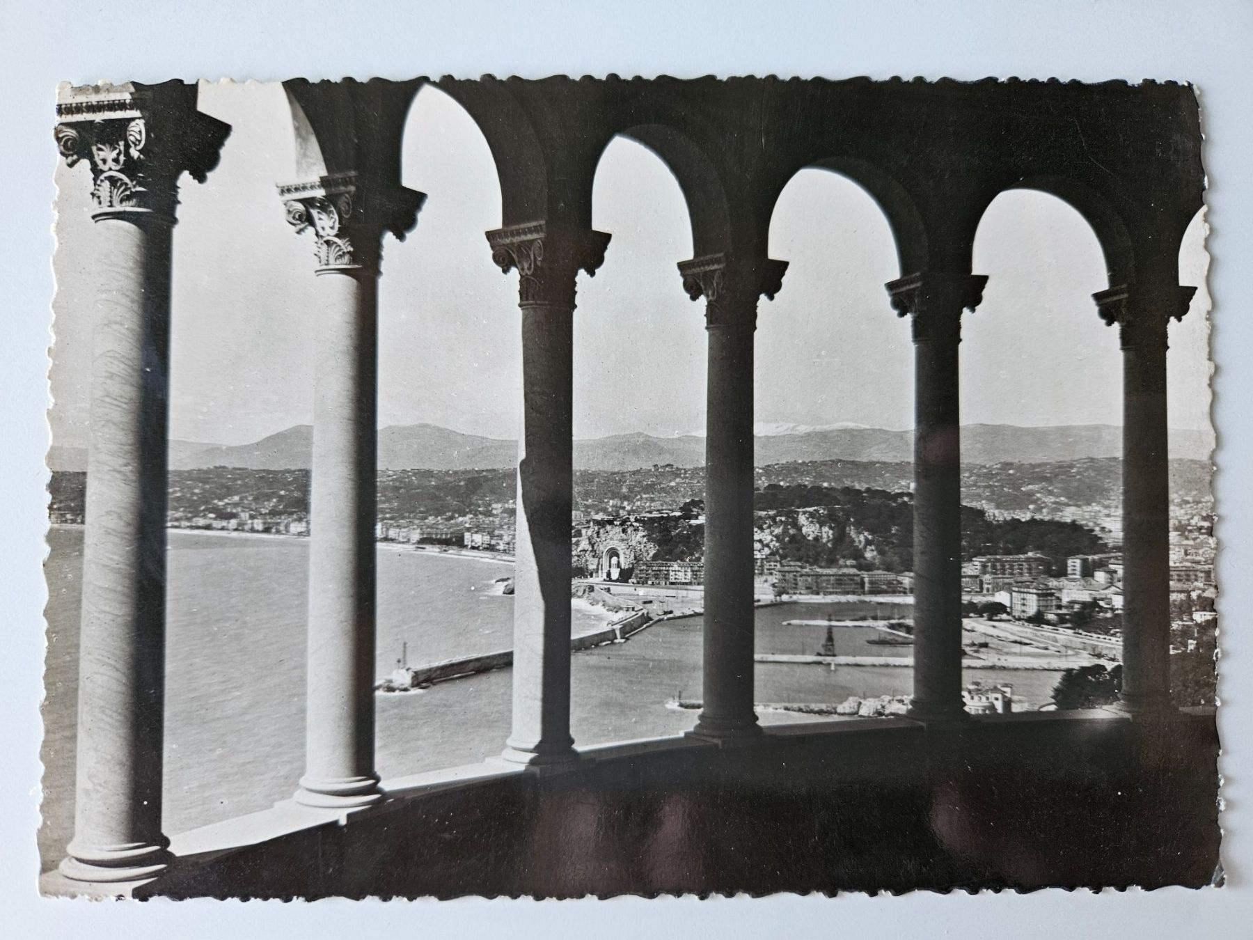 Cartoline postali: Nice - vue générale - No 2057 - vers 1955 – Usato da Echandens venduto da annegug
