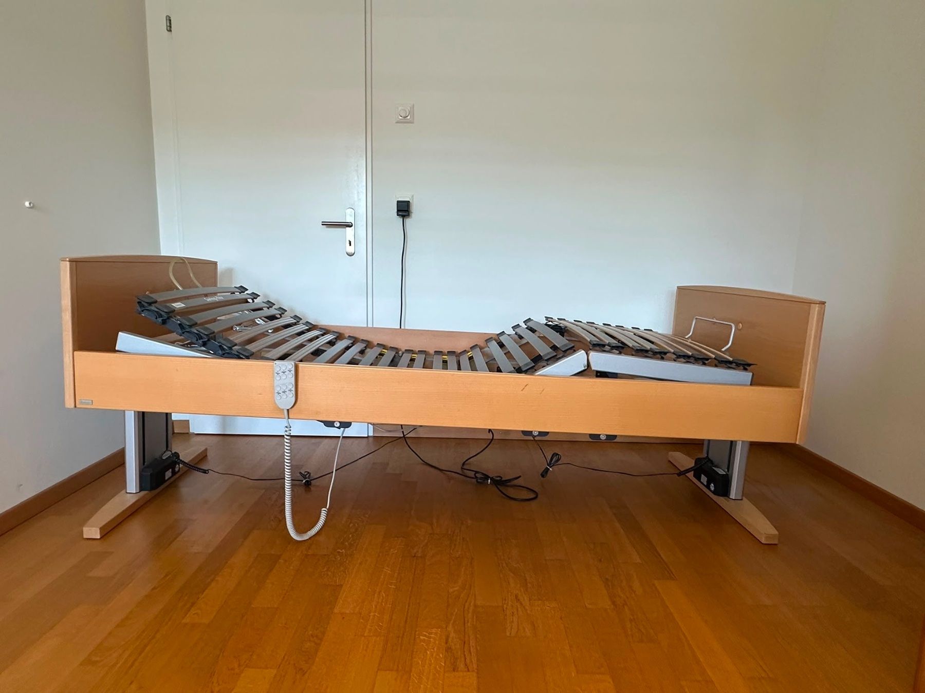 Letti: Pflegebett mit Lattenrost – Usato da Birmensdorf ZH venduto da Dominik_callura 1