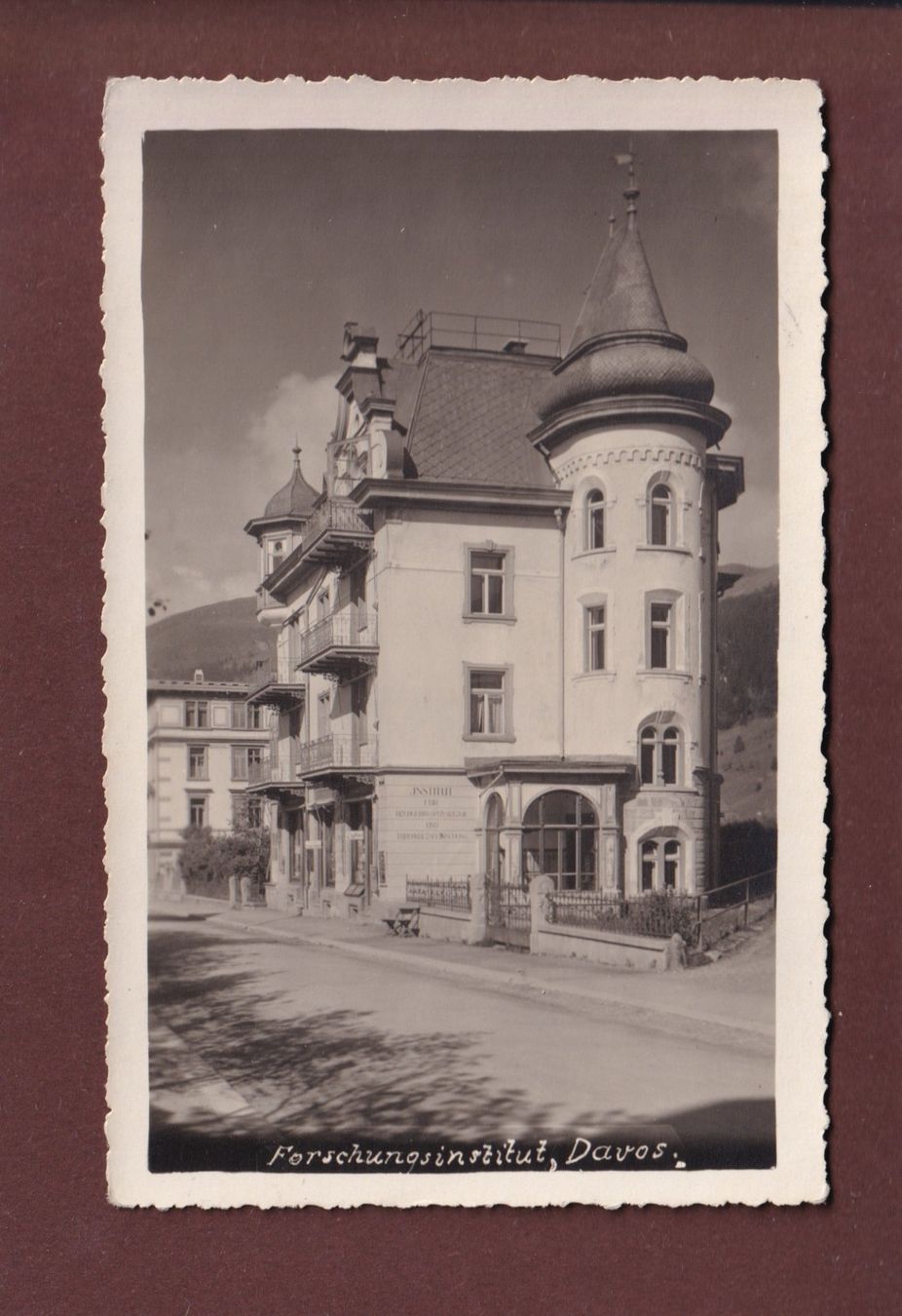 Cartoline postali: DAVOS - Forschungsinstitut - 1926 – Usato da Pully venduto da nicecards