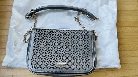 Sac à bandoulière argenté avec chaîne, en cuir
