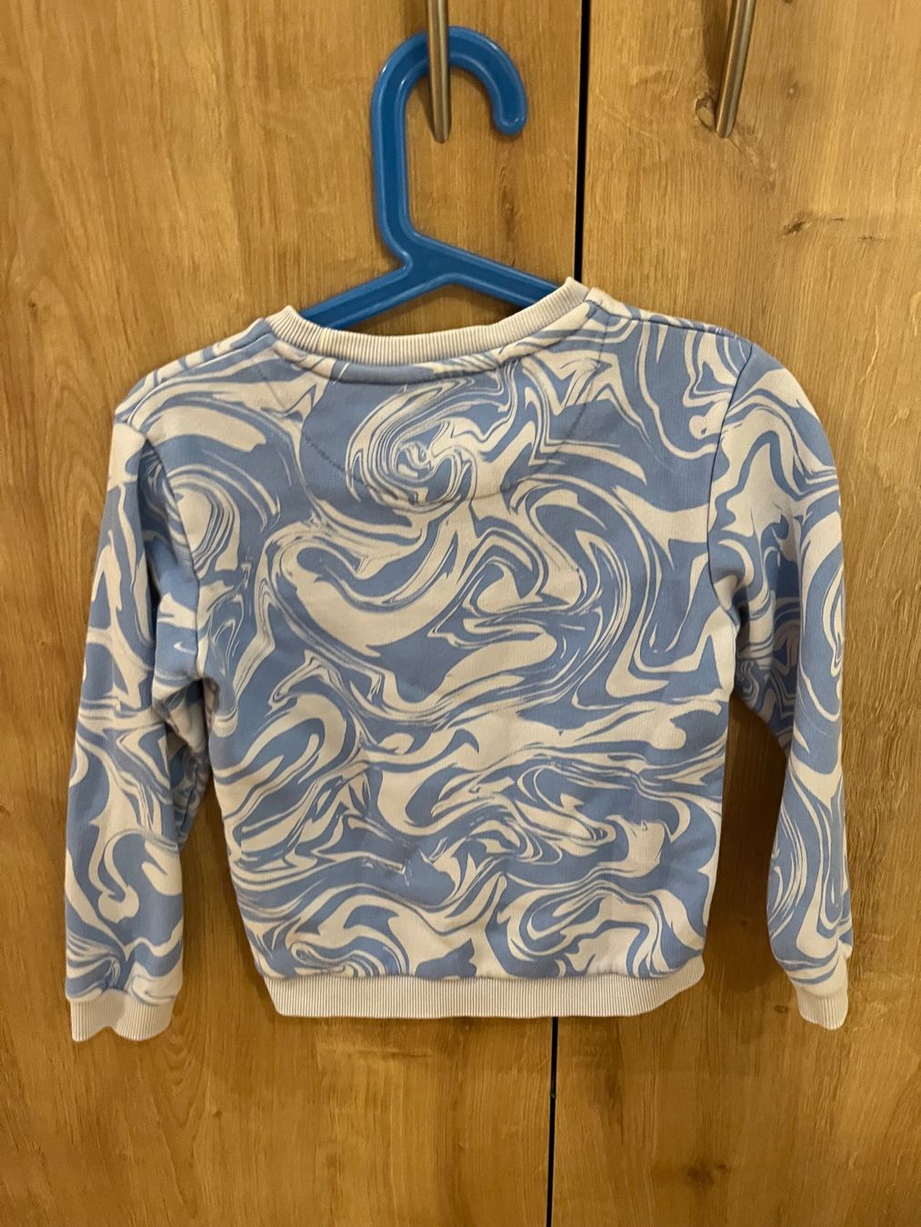 Maglioni & Felpe: blauer gemusterter Pullover, Größe 104 – Usato da Umiken venduto da deb_57xk 2