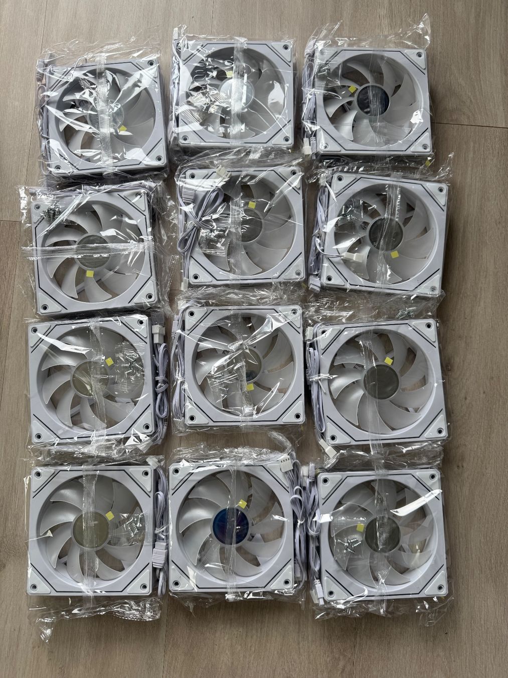 Custodie: PC Fans ARGB / 7Fr per piece – Nuovo e nell'imballaggio originale da Neuchatel venduto da Mr-Nobody