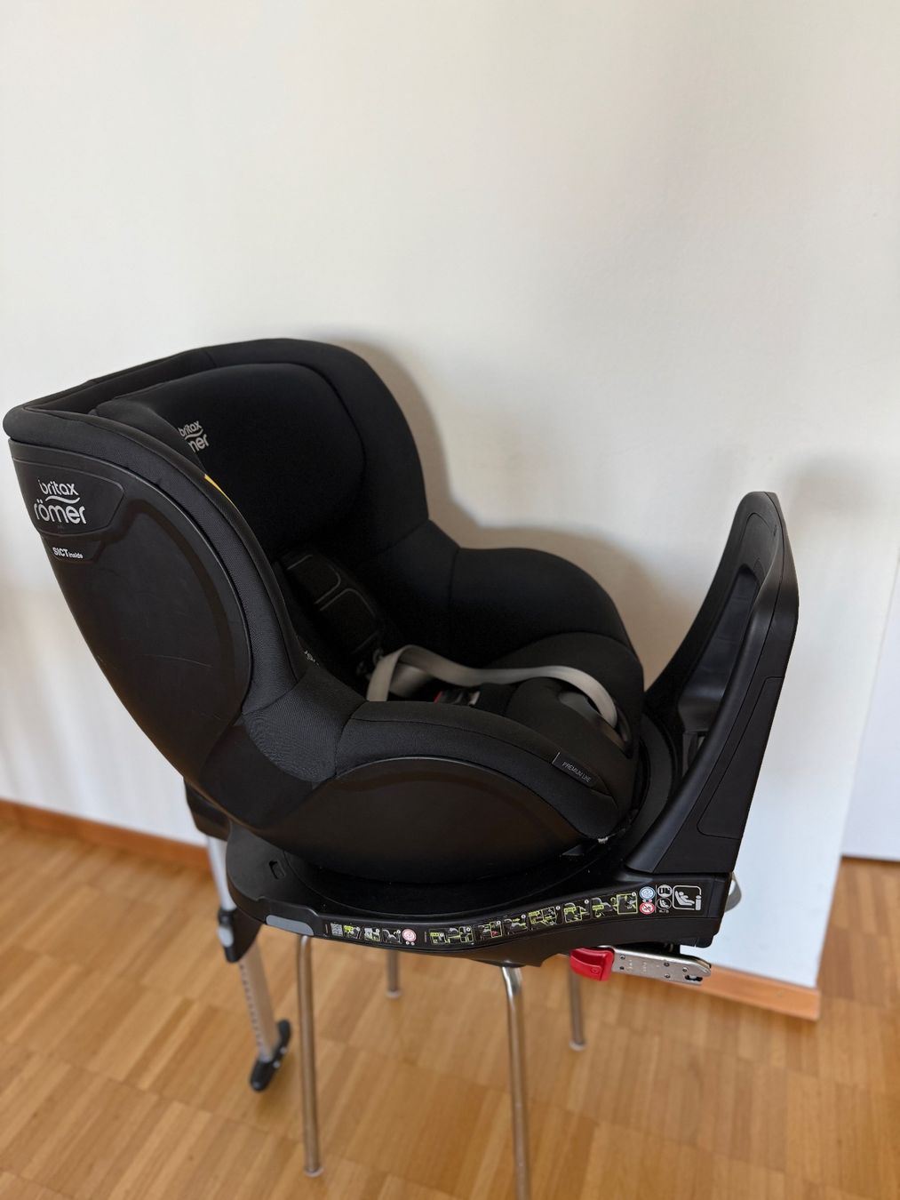 Britax Römer Sièges auto: Britax Römer Dualfix M i-Size – D'occasion à Schwerzenbach par Le_roy 4