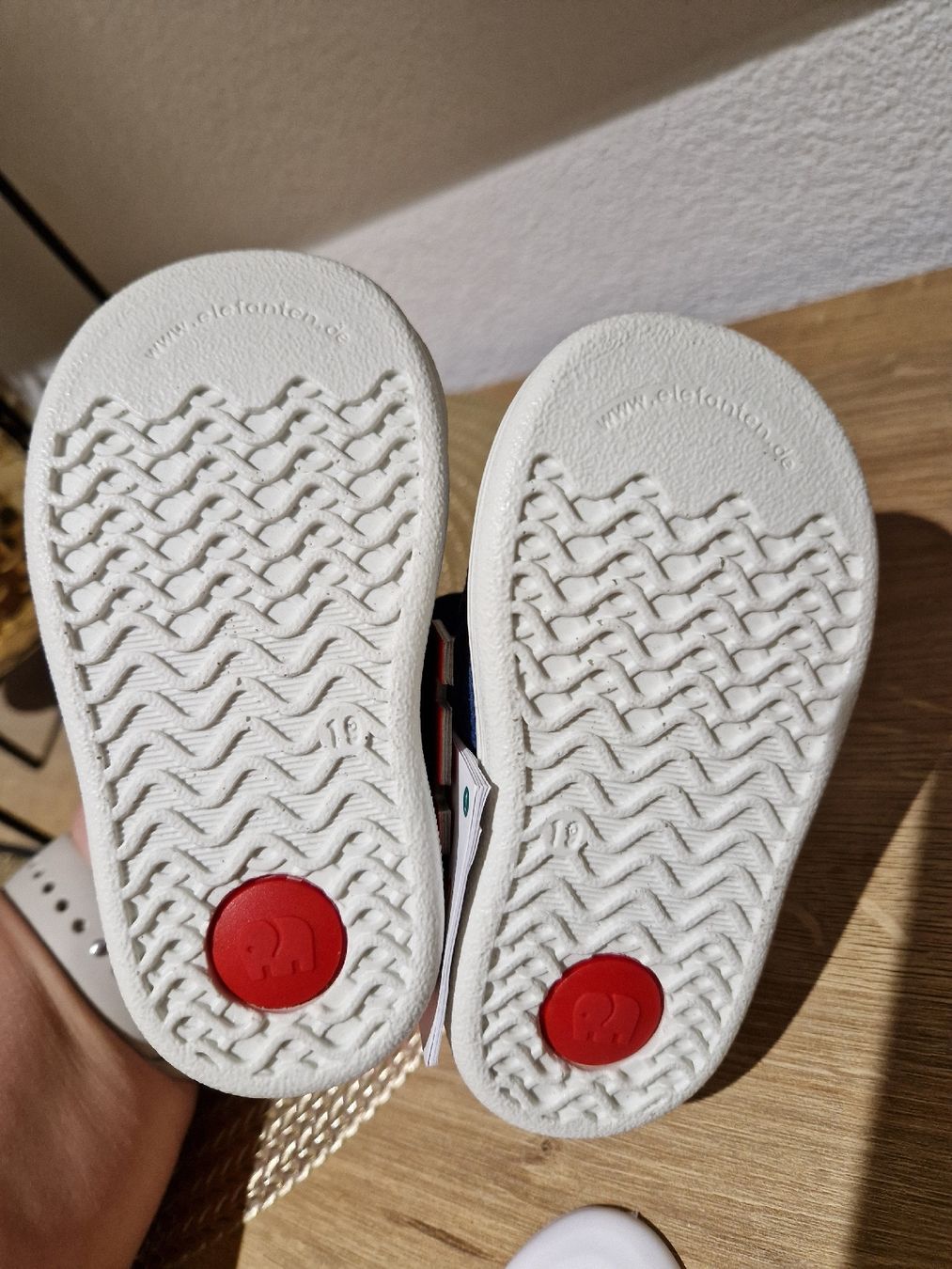 Elefanten Schuhe für Jungen: Elefanten gr.19,neu – Neu und originalverpackt aus Naters von sil_cfh5 1