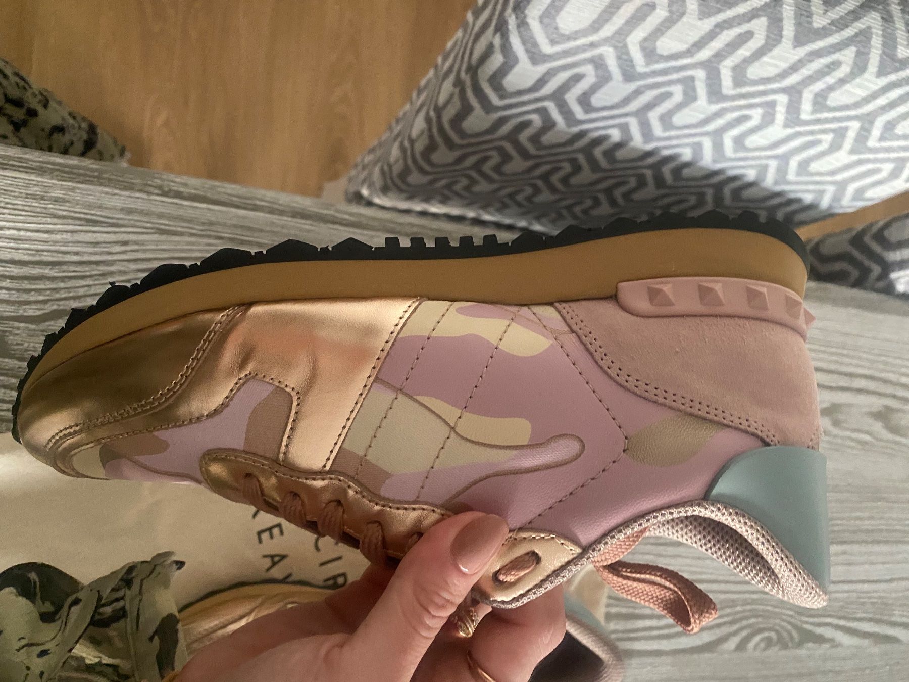 Damenschuhe: Valentino Sneakers – Gebraucht aus Erlenbach ZH von Vicky123456 3
