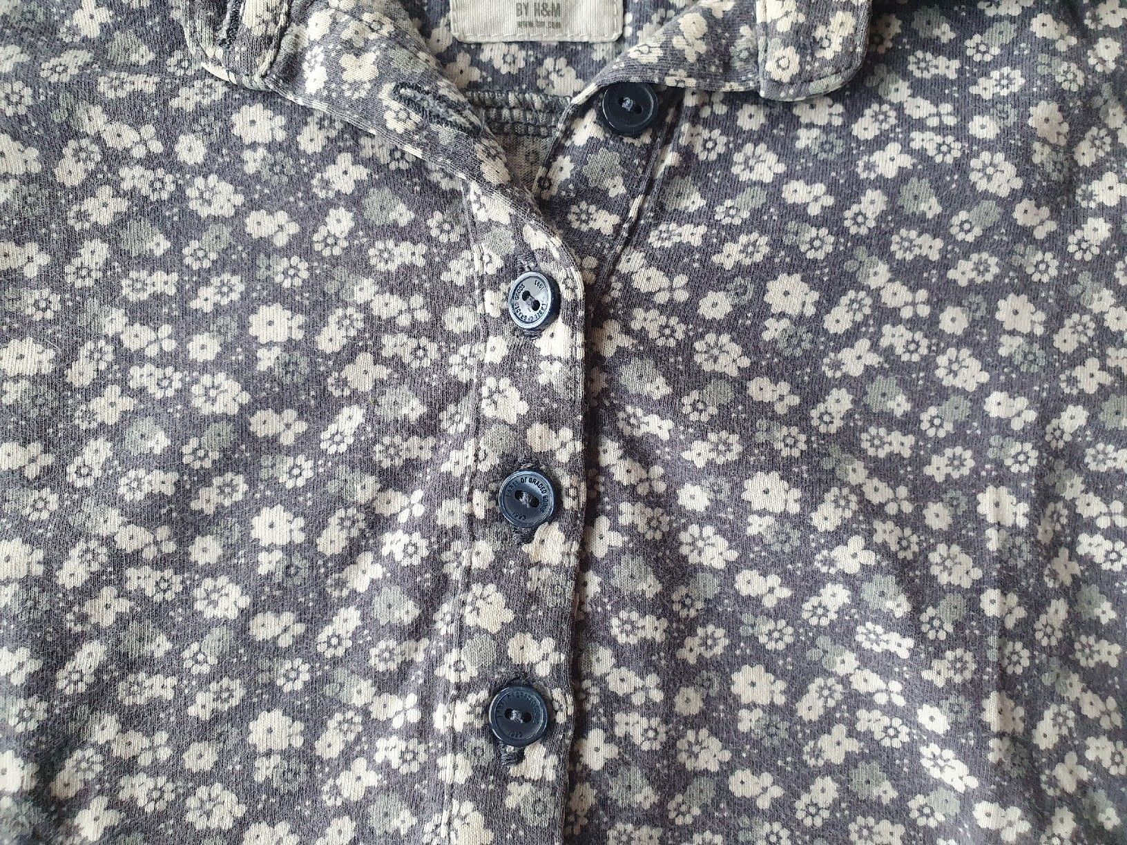 H&M Camicette, T-shirt & Top: Shirt mit Blumen Gr. 98/104 – Usato da Villars-sur-Glâne venduto da richardette 1