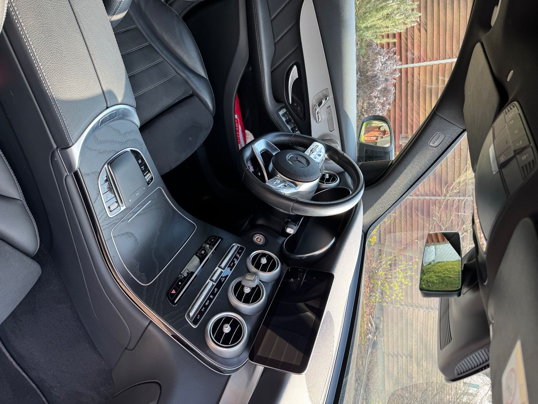 Mercedes-Benz Automobili: GLC 300E Hybride rechargeable – Usato da Yvorne venduto da Pag8 5