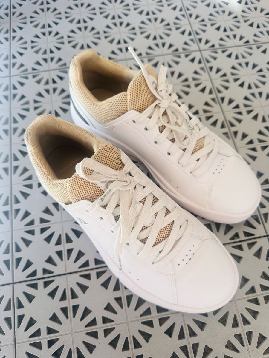 On Scarpe da donna: On Running The Roger Sneaker – Usato da Seuzach venduto da Kingman11 2