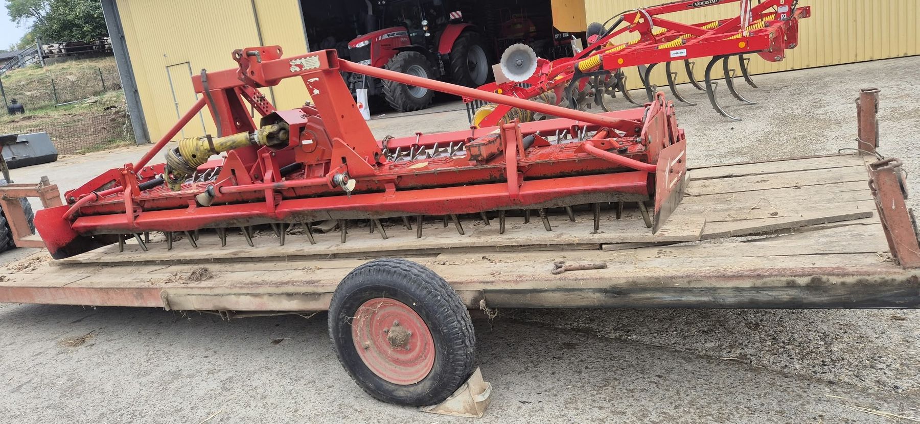 Lely Tutte le macchine: herse lely 4m – Usato da Bofflens venduto da misstigrise_98 4