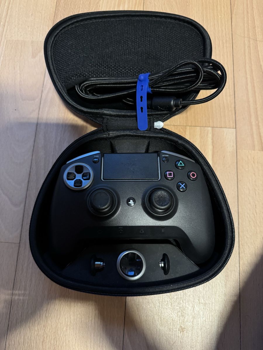 Razer Controller: Razer Raiju Ultimate PS4 / PC Defekt – Difettoso da Affoltern am Albis venduto da Gabriel.O