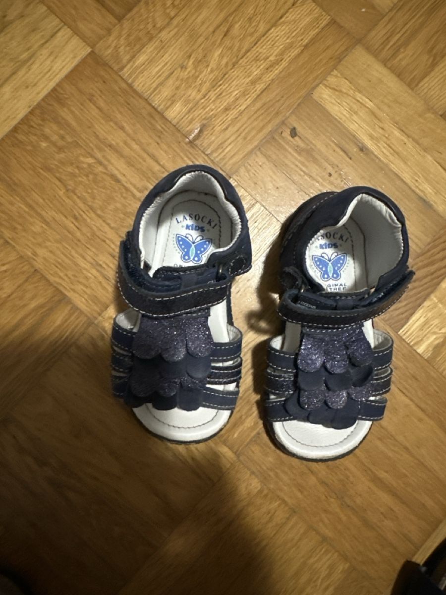 Scarpe per ragazze: Mädchen Sandalen Grösse 21 – Usato da Männedorf venduto da kek_n8pr 1