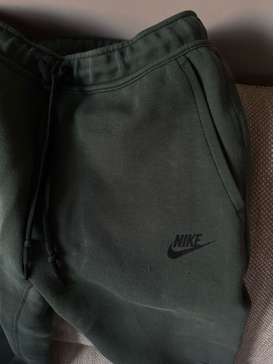 Nike Pantaloni: NIKE SPORTSWEAR TECH FLEECE – Usato da Genève venduto da rom_56hd 1