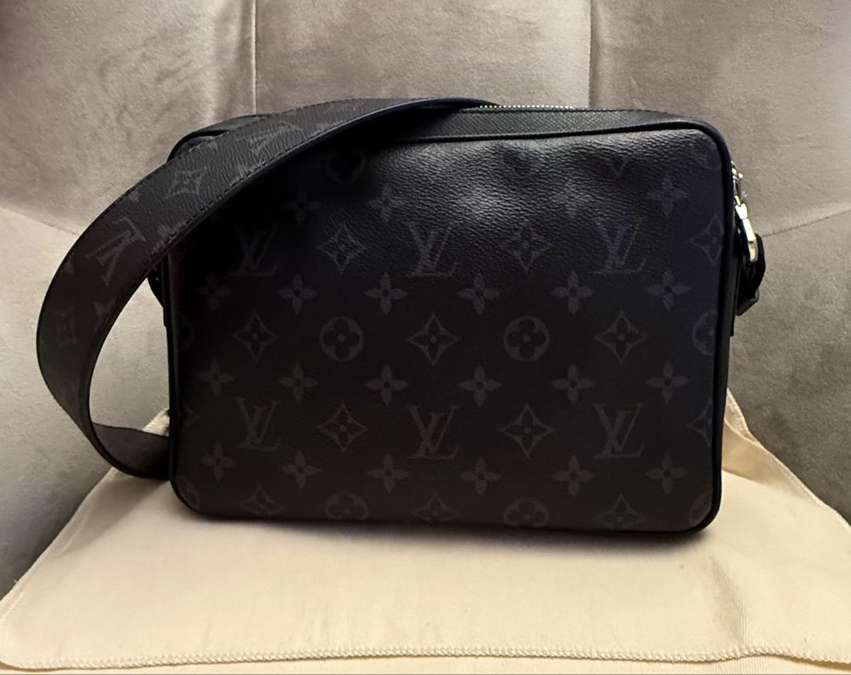Louis Vuitton Taschen: Louis Vuitton Outdoor Messenger Monogram Eclipse Bag – Neu (gemäss Beschreibung) aus Ennetbaden von WatchGuy 2