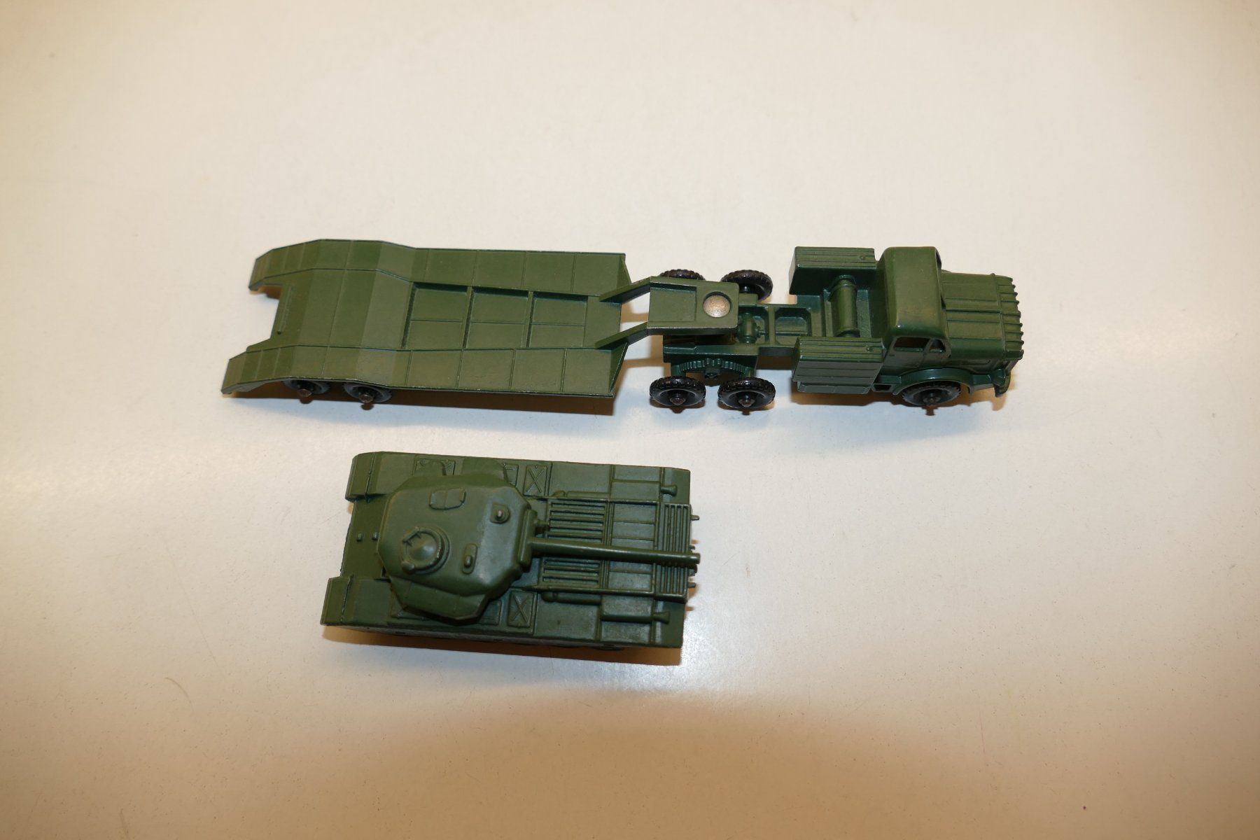 Lesney Modellini d'auto: Lesney: Panzertransport mit Panzer Einheit 1 – Usato da Niederhasli venduto da rail-duerst 3