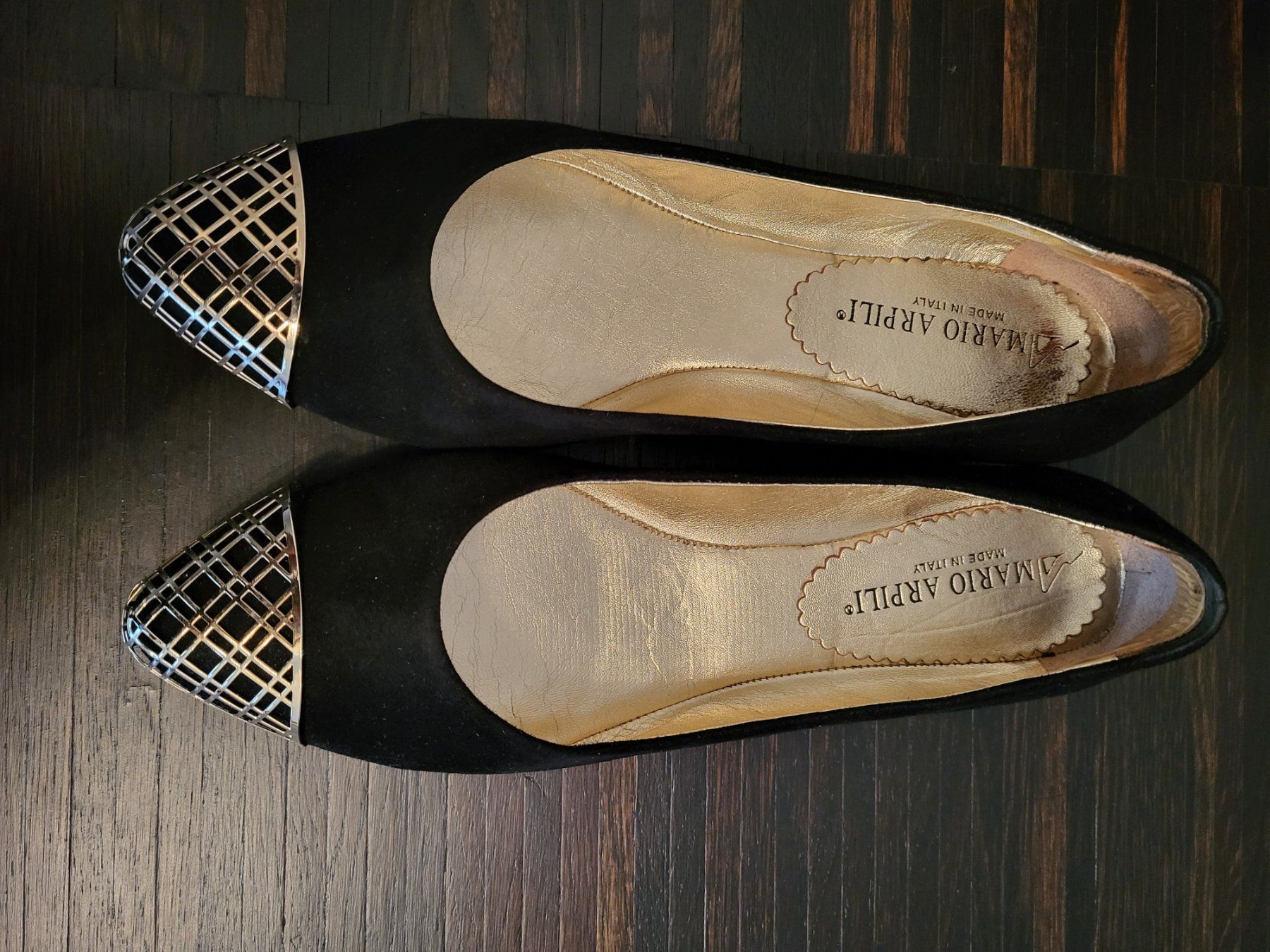 Scarpe da donna: Ballerinas, schwarz-gold mit spitzer Form – Usato da Zürich venduto da sueth