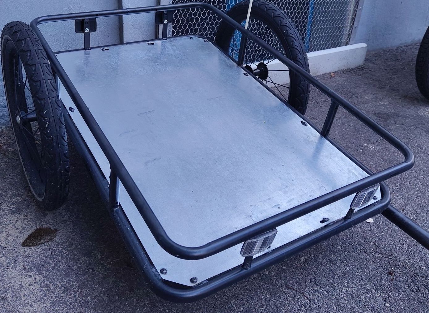 Remorques: Velo Anhänger neuwertig – Neuf (Voir description) à Bern par phi_fjz9