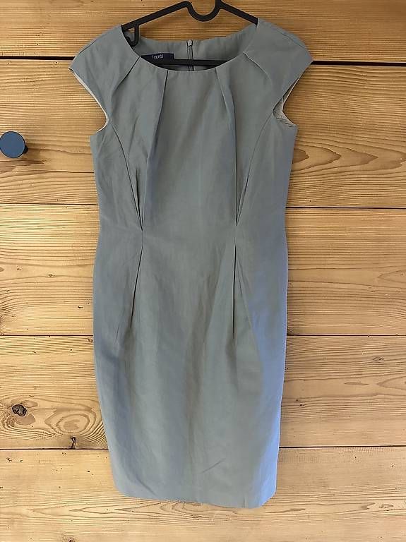 Kleider: Kleid Laurel grau Gr. EU 36 – Gebraucht aus Bärau von JeJeG