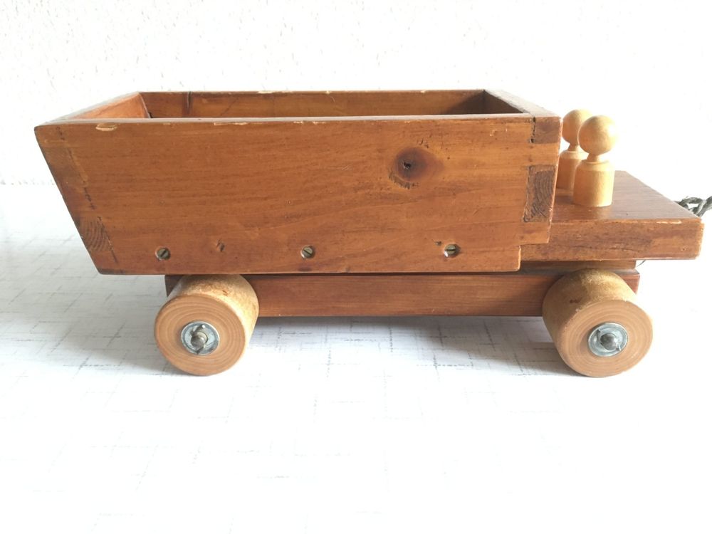 Jouets: Holz Auto zum ziehen – D'occasion à Lyss par Punktum01