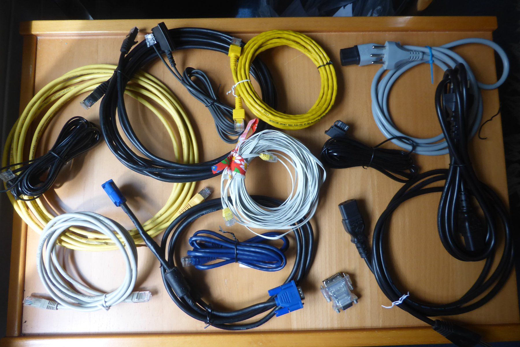 Kabel: Diverse PC Kabel und Telefonkabel - alles zu einem Preis – Neu (gemäss Beschreibung) aus Brunnadern von vapiano