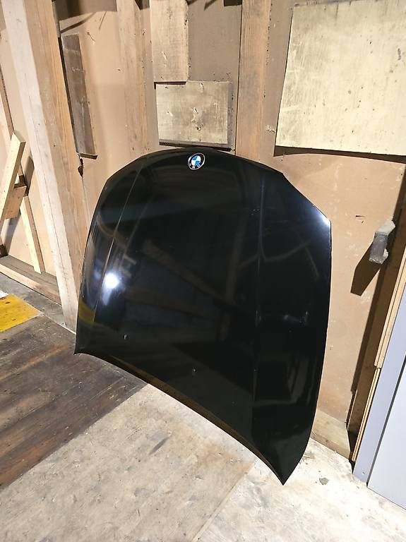 Tutti pezzi di ricambio auto: BMW 1er E87 Motorhaube schwarz  – Usato da Schönholzerswilen venduto da Sanja0809 2