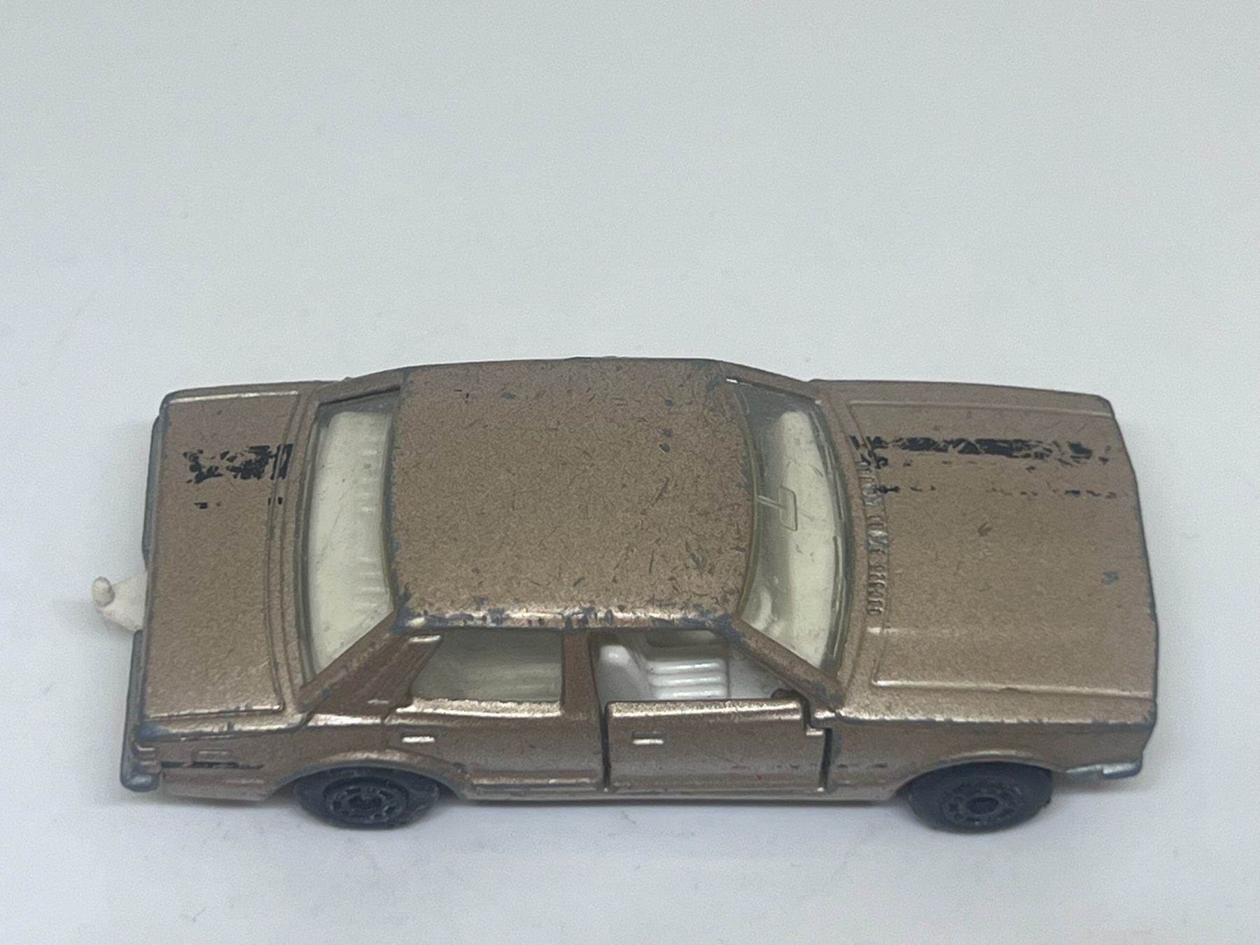 Matchbox Modellini d'auto: Matchbox Ford Cortina #741 – Usato da Wildegg venduto da LaaBoutique 1