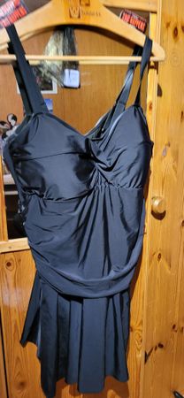 Damen Badkleid mit Röckchen gr xxl schwarz m. Bauchkaschierr