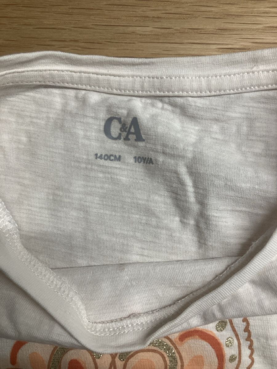 C&A Blusen, T-Shirts & Tops: T-Shirt Gr.140 – Gebraucht aus Wermatswil von Nahele 1