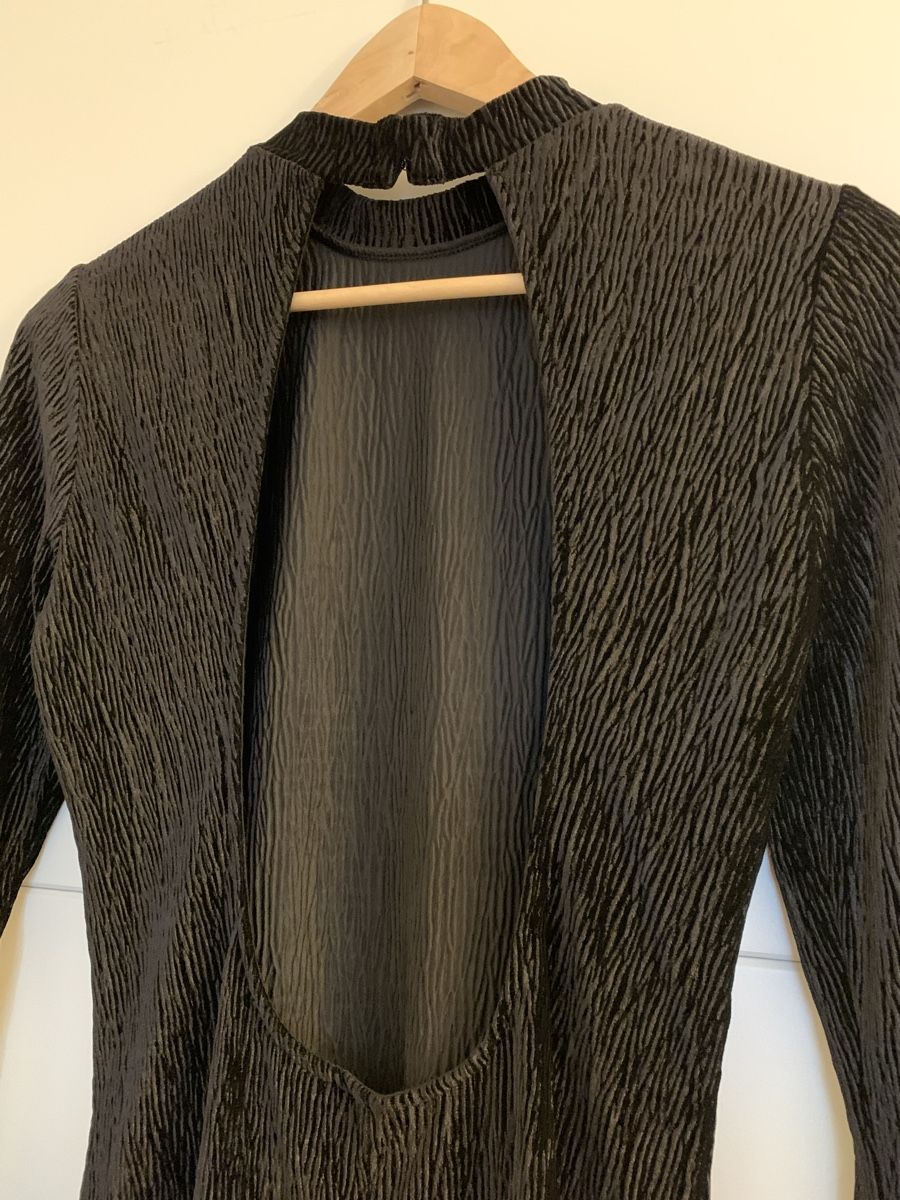 H&M Kleider: Schwarzes Samtkleid mit Rückenausschnitt Gr. S – Neu (gemäss Beschreibung) aus Mettmenstetten von _4_YOU_ 3