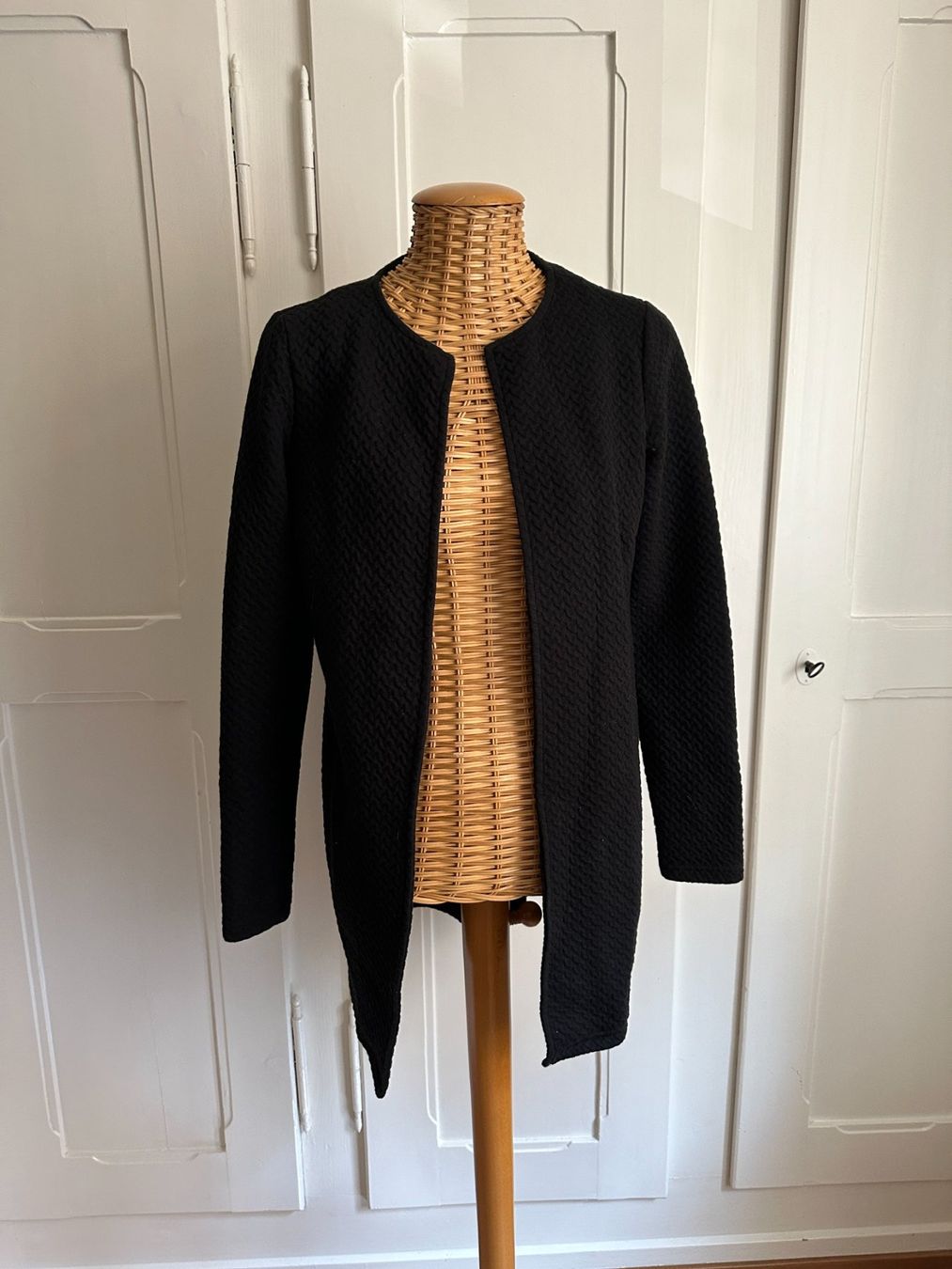 Vila Jacken: VILA - Jacke schwarz XS – Gebraucht aus Zürich von Diazaio
