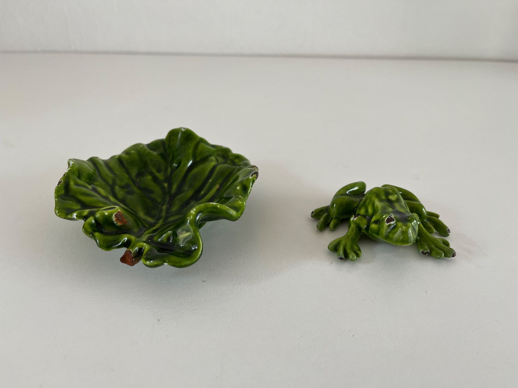 Figuren: alter Frosch mit Blatt / Gusseisen emailliert – Gebraucht aus Wetzikon ZH von seli03 1