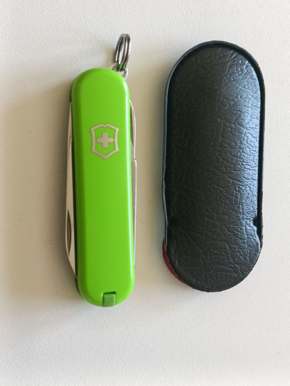 Victorinox Coltelli tascabile: Super Petits couteau Victorinox classic Vert comme Neuf – Usato da Vernayaz venduto da pet_qh5r 3