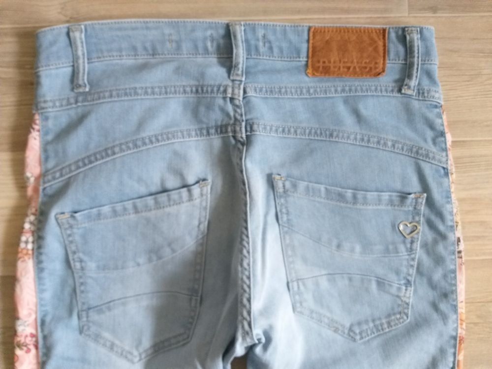 Please Jeans Jeans: Jeans PLEASE    Taille / Grosse S ..... – Usato da Cossonay-ville venduto da Super-Price-Quality 4