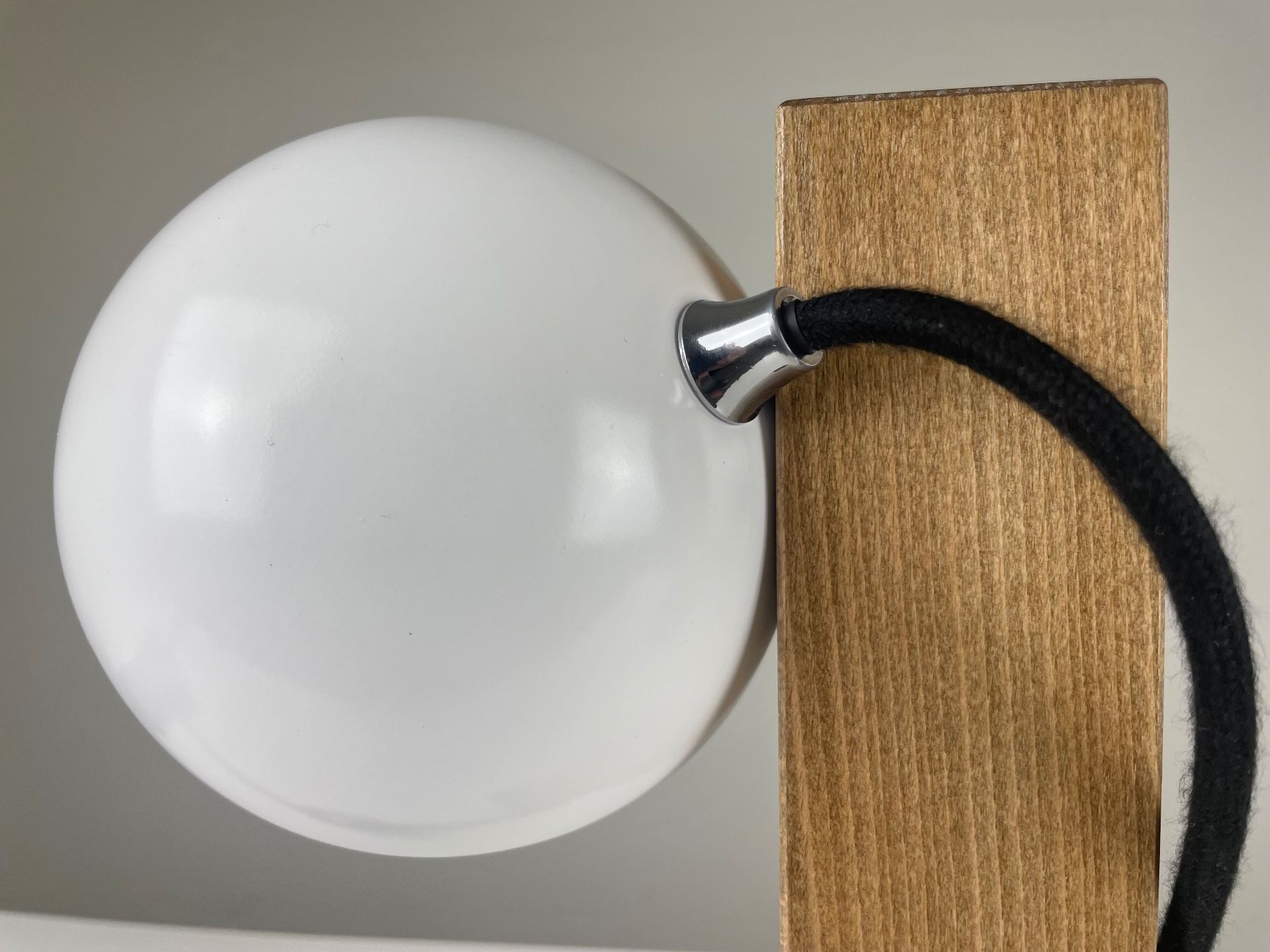 Lampade: Magnetic Eyeball Table Lamp – Usato da Genthod venduto da lightyear63 6