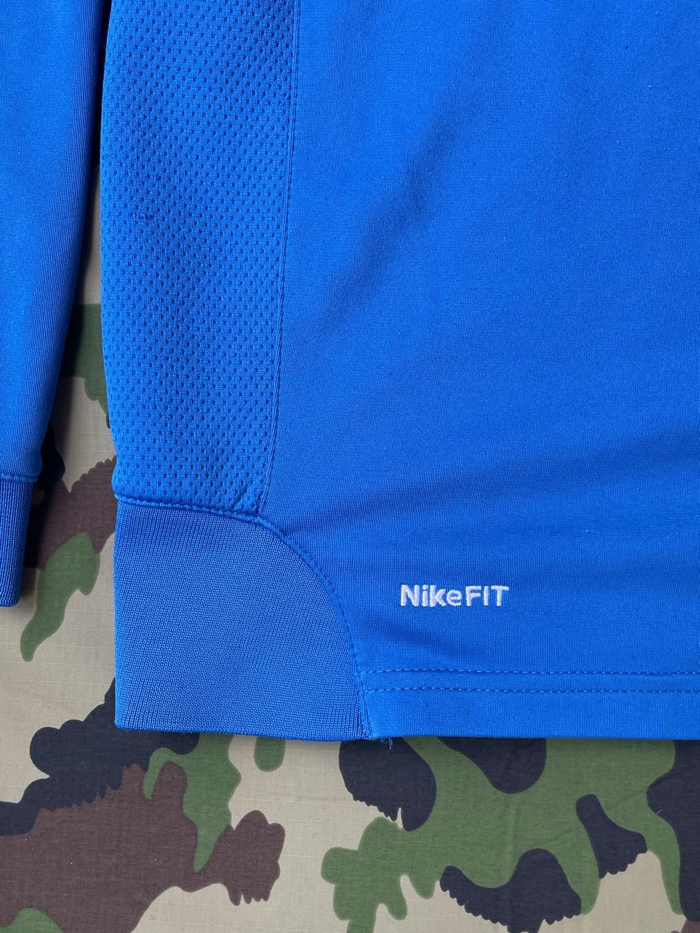 Nike Maglioni & Felpe: 2003 Training Pullover NikeFit FCZ Zurich Sz M – Usato da Zürich venduto da le_souk 3