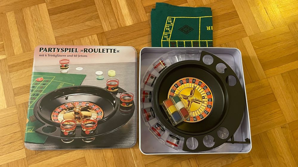 Mensch Betrink Dich Nicht Trinkspiel – 12 Shotgläser, Wasserfeste Matte & Spielfiguren, Made In Germany