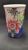 Handbemalter Porzellan-Becher Blumenmuster