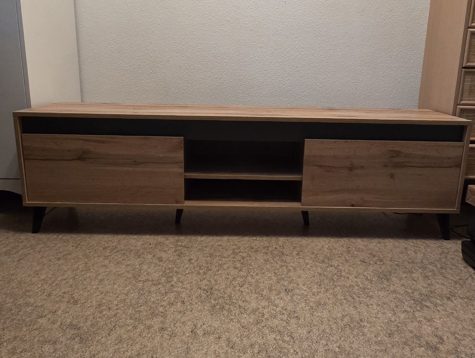 TV Möbel: Sidebord  Holzoptik mit Klappen und offene Fächer – Gebraucht aus Lyss von yil_f8xt