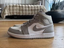 Jordan 1 Mid Linen Grösse 42