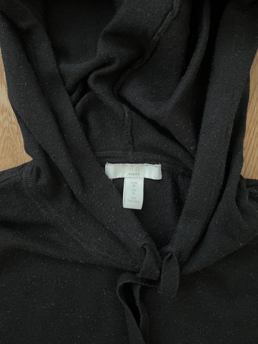 H&M Maglioni & Felpe: H&M Hoodie, Gr. M – Usato da Interlaken venduto da fbnscl 1