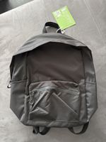 Schwarzer, leichter Alltagsrucksack, ideal für den Sommer