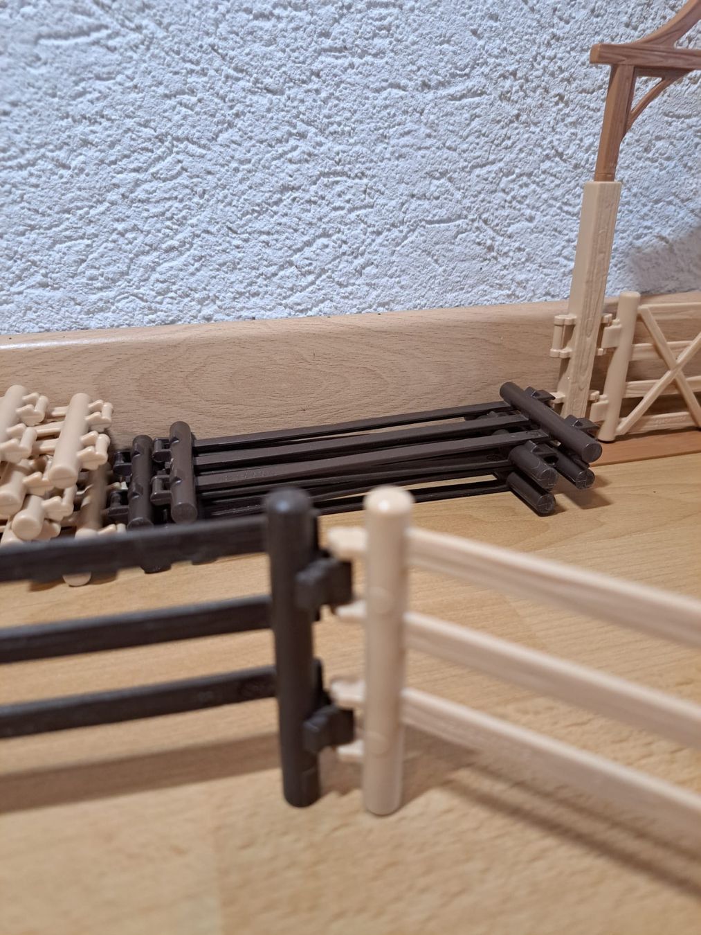 Schleich Spielzeuge: Schleich Zaun mit Tor – Gebraucht aus Frutigen von mai78 2