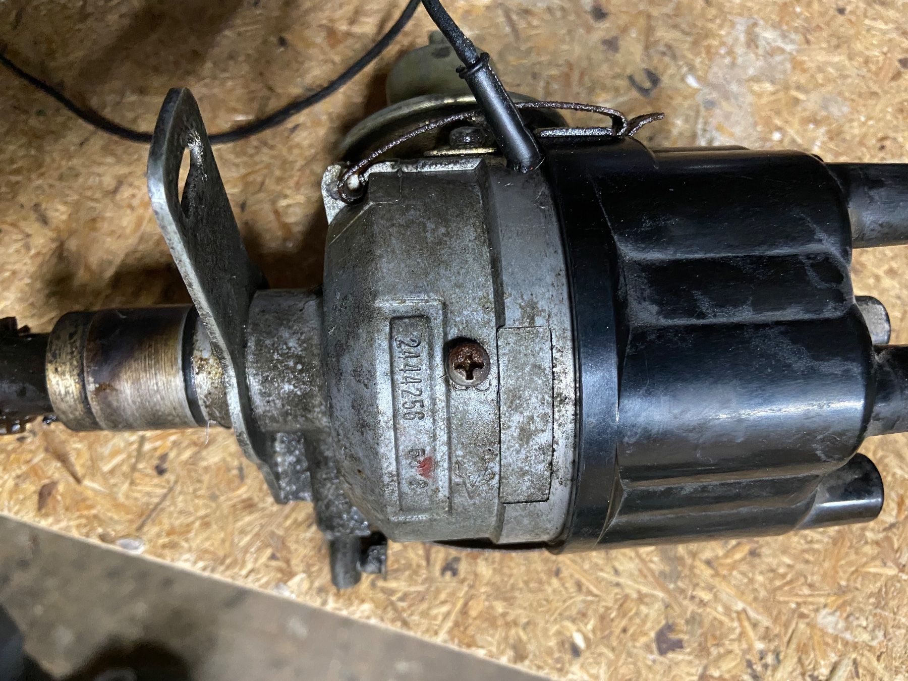 Alle Autoersatzteile: Zündverteiler Slant six motor – Gebraucht aus Krummenau von Deezley 2