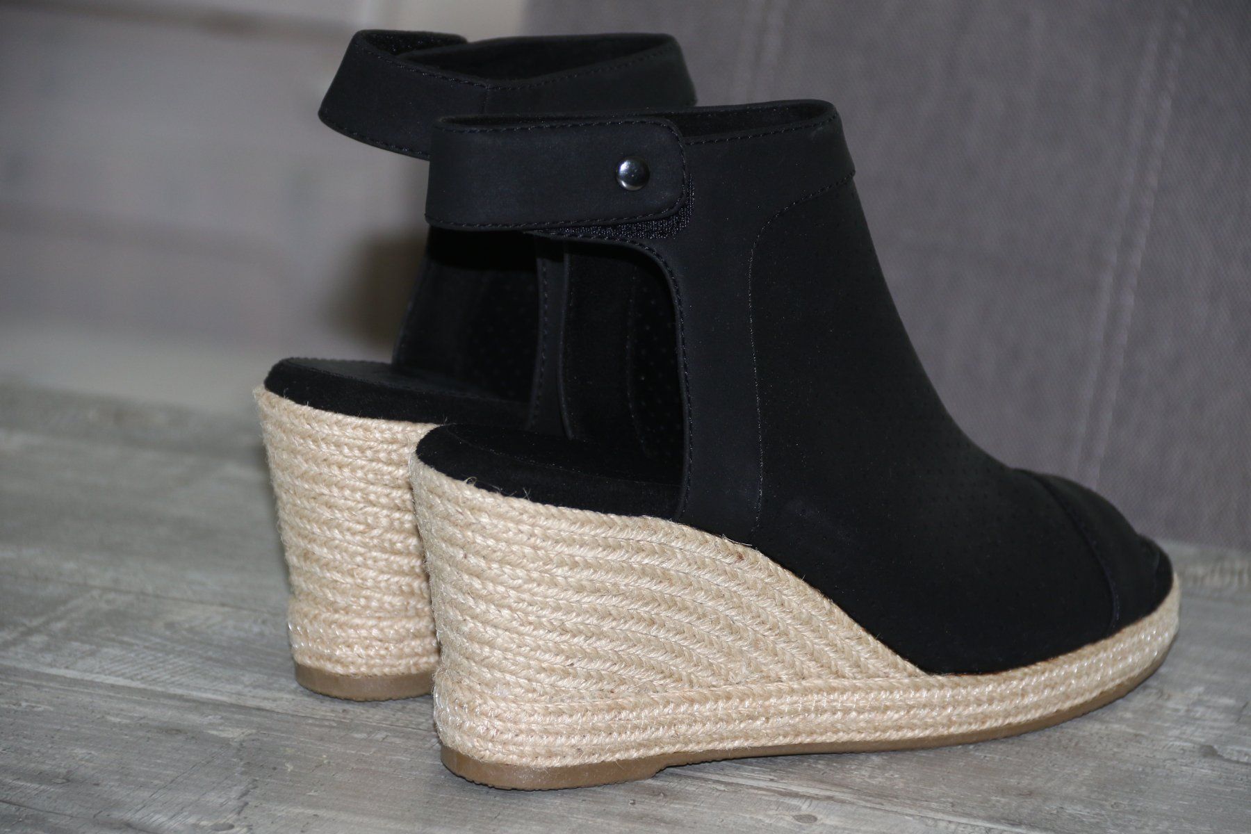 Scarpe da donna: Neue schöne Schuhe / Sandalen Gr.38 – Nuovo (secondo la descrizione) da Oberwil-Lieli venduto da Svetlana28 2