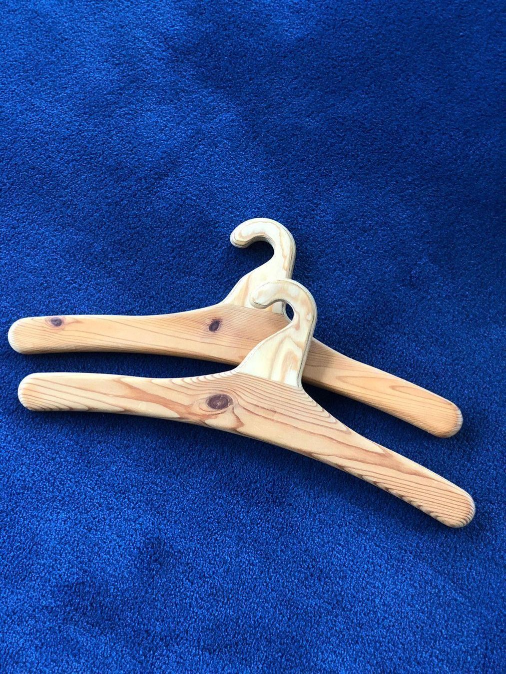 Appendiabiti: Handgefertigte 14 Holzkleiderbügel – Usato da Bern venduto da ren_ch7l