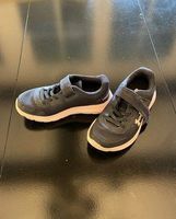 Sneakers Mädchen Gr. 28 (Under Armour)